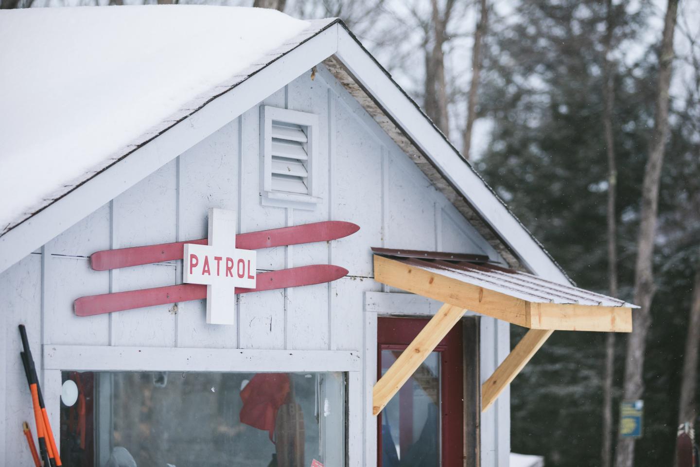 Saskadena Six Ski Patrol Hut